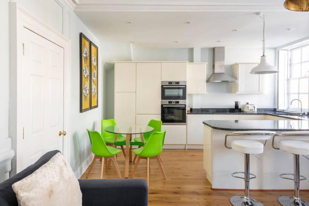 Beautiful Apartment, Incredible Central Location باث المظهر الخارجي الصورة