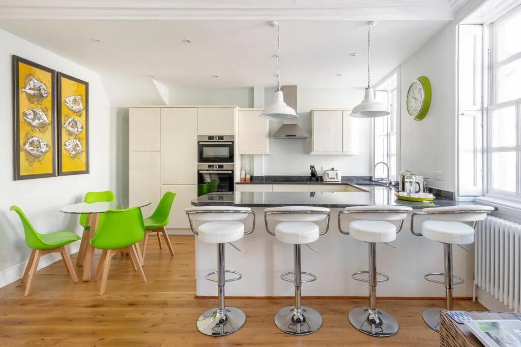 Beautiful Apartment, Incredible Central Location باث المظهر الخارجي الصورة