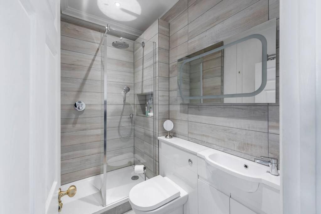 Beautiful Apartment, Incredible Central Location باث المظهر الخارجي الصورة